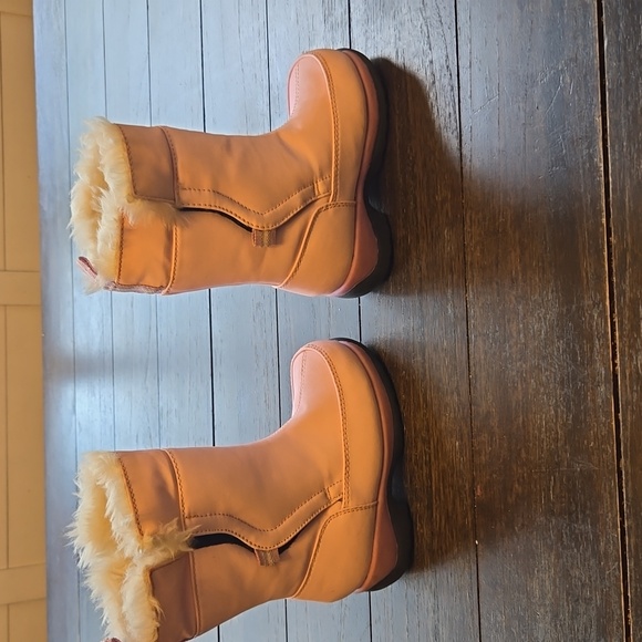 Lands End little girl snow boots size 8 - Picture 2 of 5
